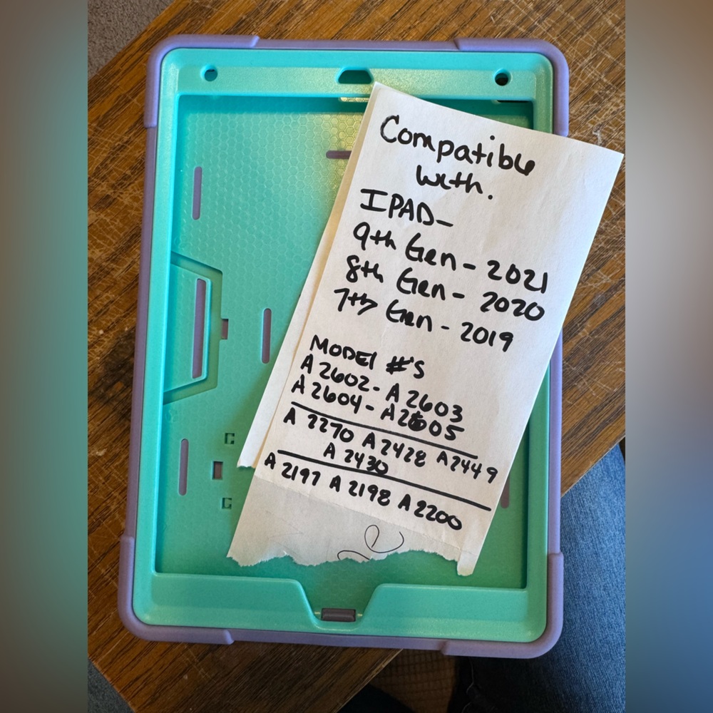 OtterBox Purple and Teal IPad Cover 7th, 8th 9th gen 2019-2020-2021